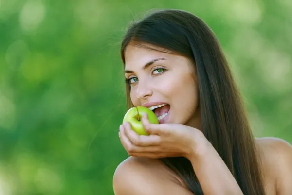Femme pomme